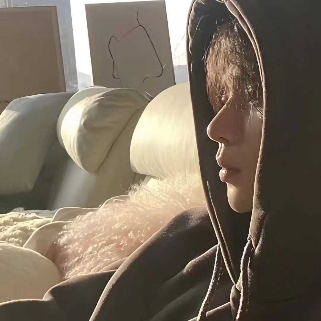 qq_，，，49