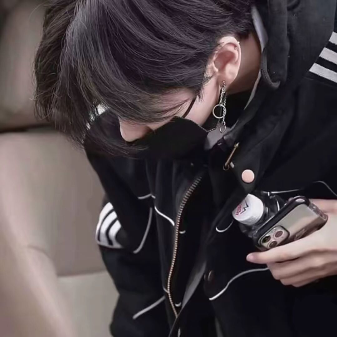 qq_樱花落ゞ谁懂殇°30