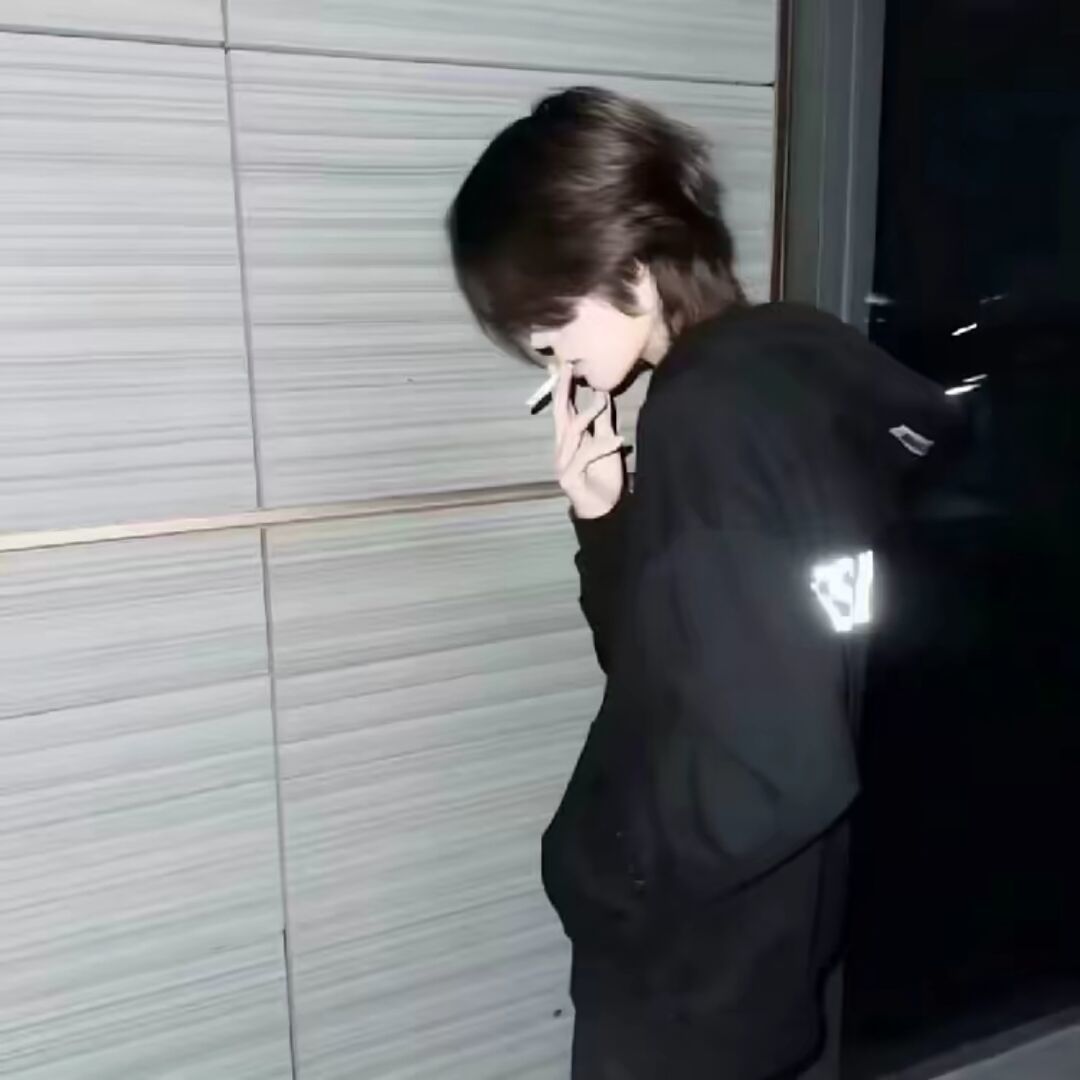 qq_中间深情的人86