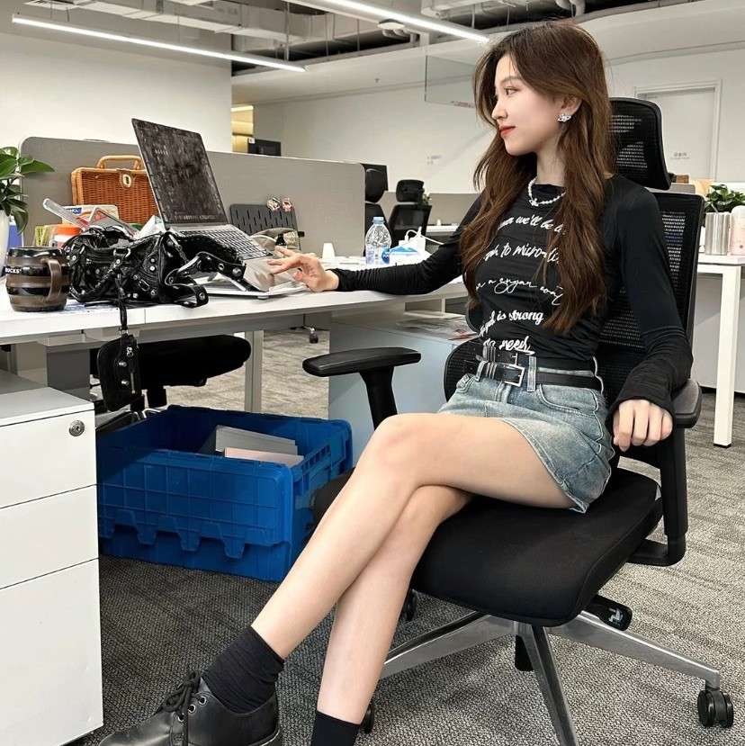 qq_美13