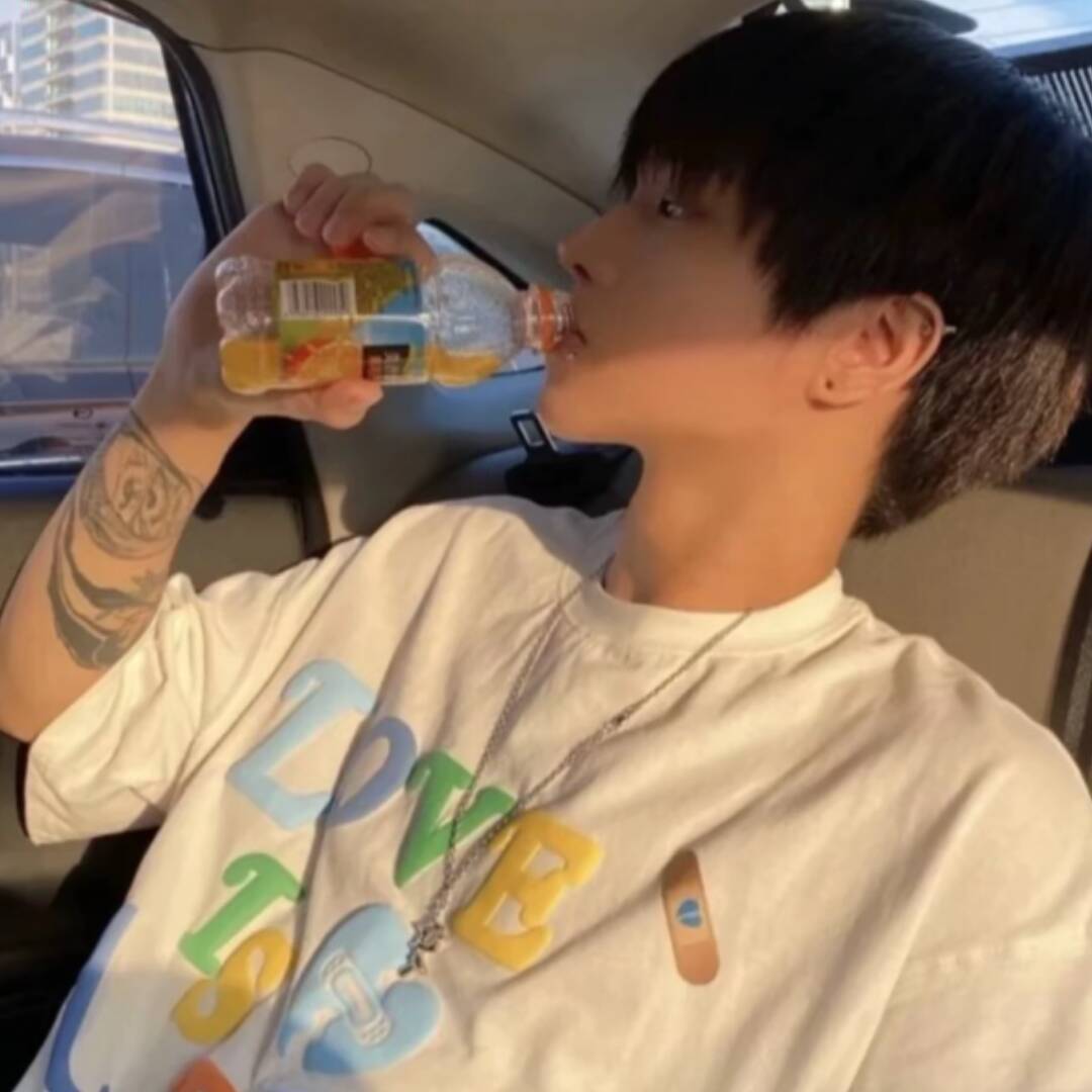 qq_爱睡觉的小灿21