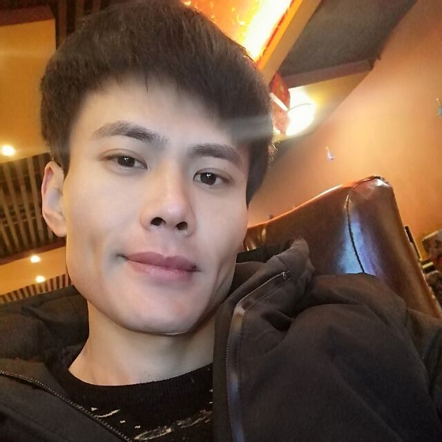 莮人你装什么可怜、